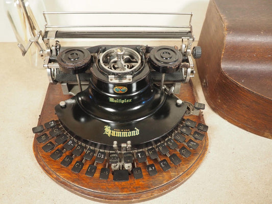 Typewriter Hammond Multiplex Ideal (1915) rare half moon keyboard antique typewriter