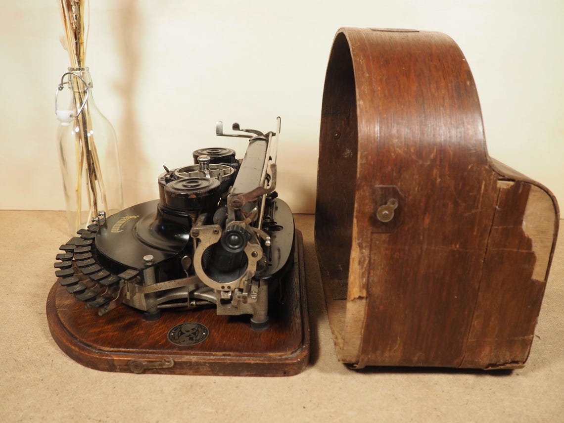 Typewriter Hammond Multiplex Ideal (1915) rare half moon keyboard antique typewriter