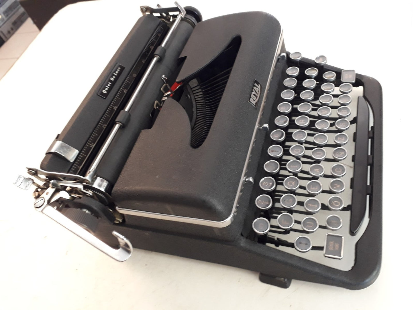 1940s American production, Royal Quiet de luxe typewriter, Metal Heavy Case Typewriter
