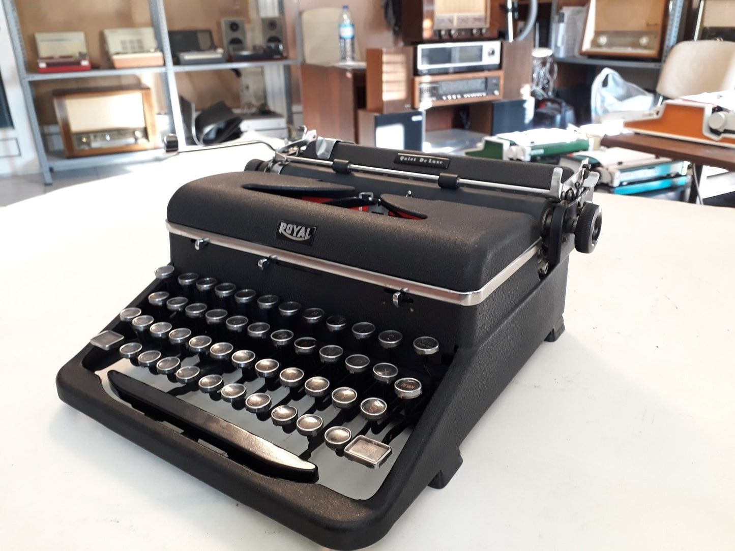 1940s American production, Royal Quiet de luxe typewriter, Metal Heavy Case Typewriter
