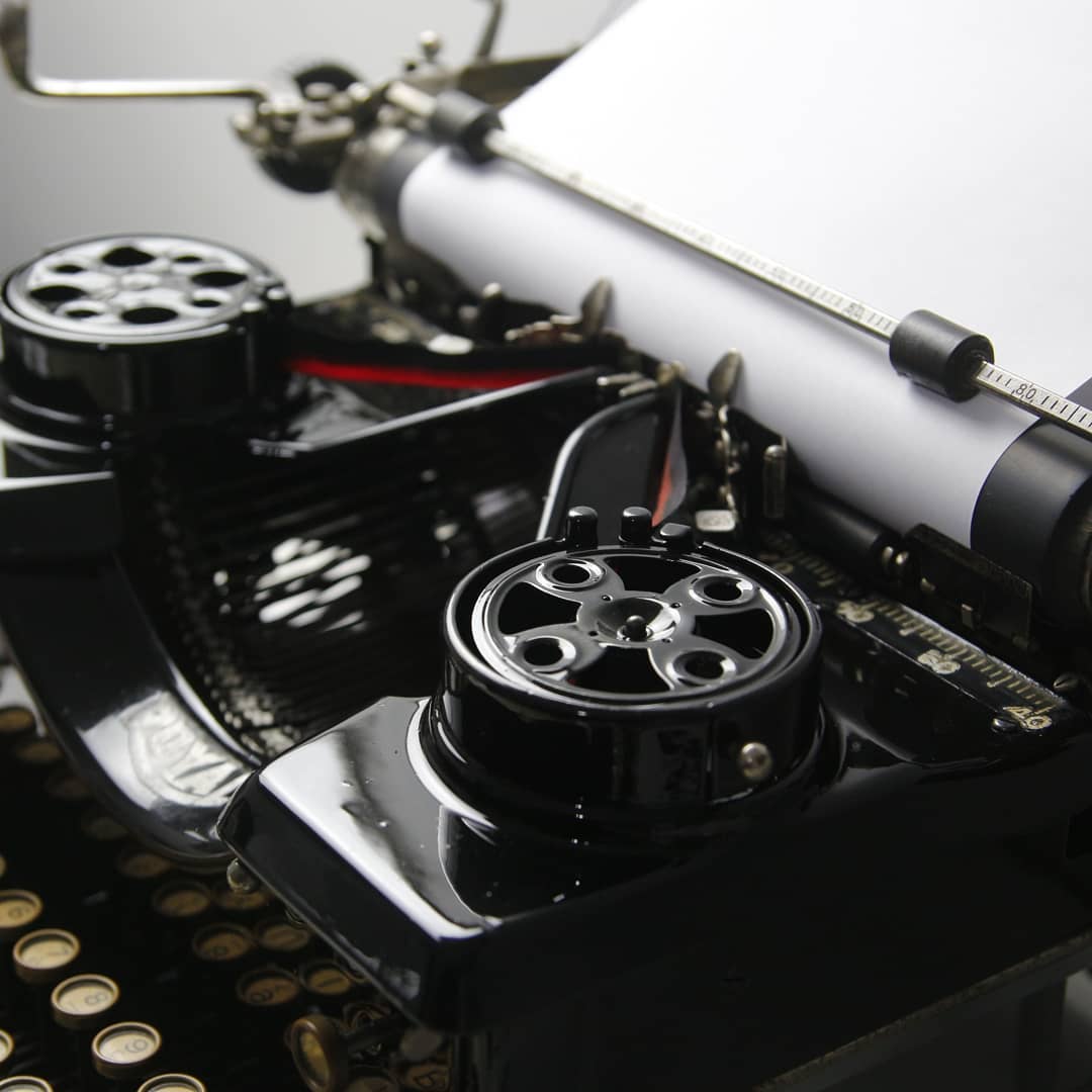 AMERICAN ROYAL-10 ANTIQUE TYPEWRITERS