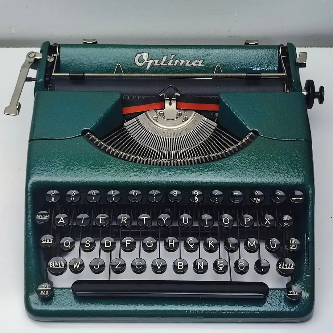 OPTIMA ANTIQUE TYPEWRITER