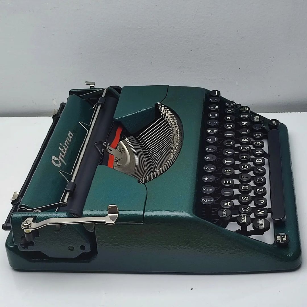 OPTIMA ANTIQUE TYPEWRITER