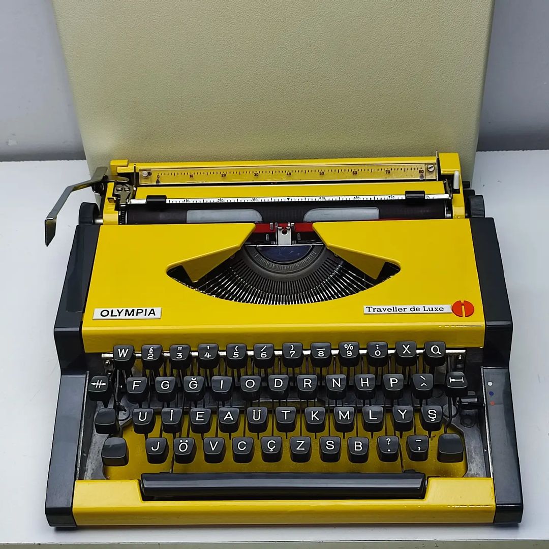 MUSTARD YELLOW COLOR OLYMPIA ANTIQUE TYPEWRITER