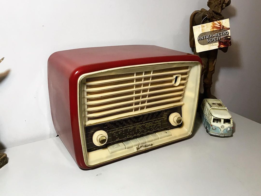 1960's Antique German  Körtinn PopArt Salon Radio