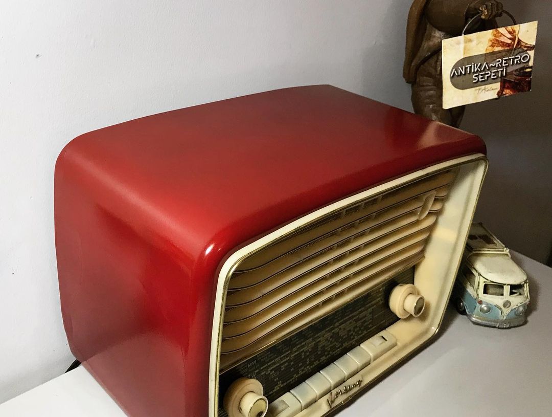 1960's Antique German  Körtinn PopArt Salon Radio