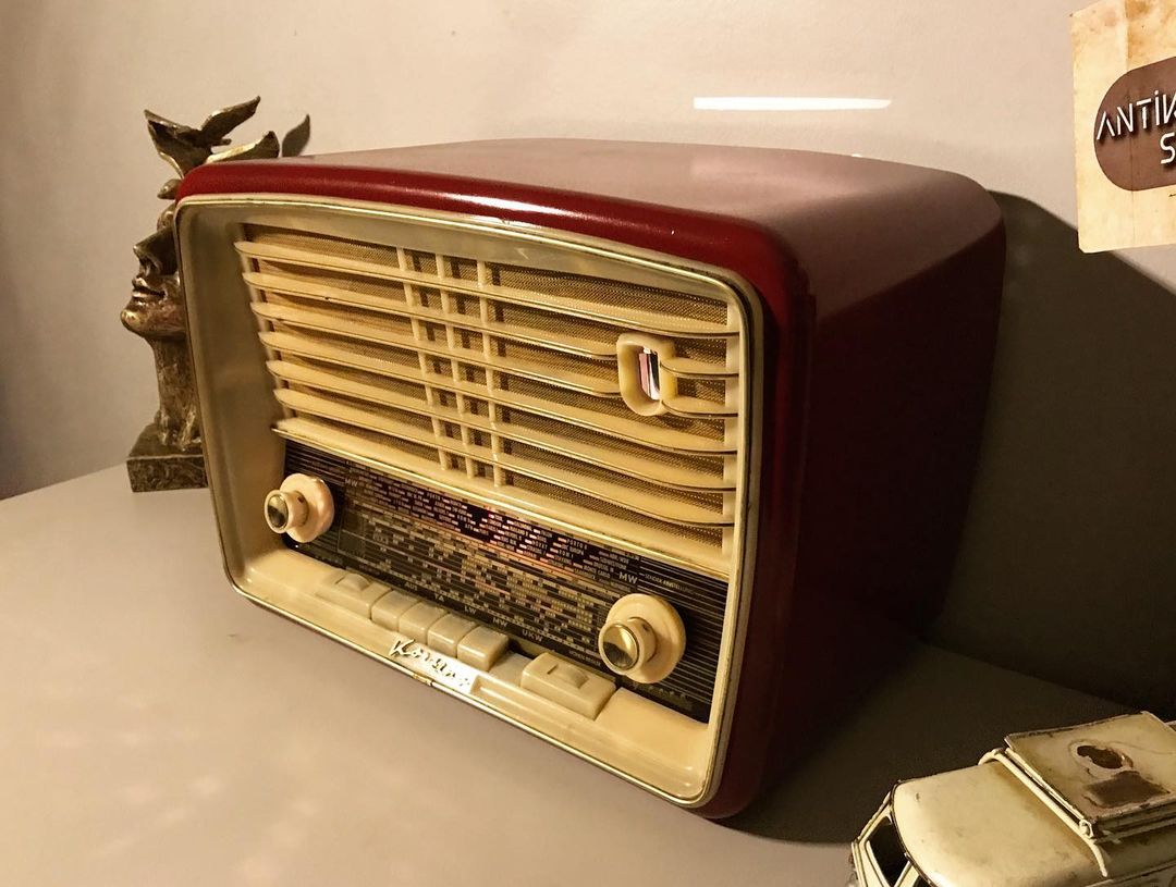 1960's Antique German  Körtinn PopArt Salon Radio