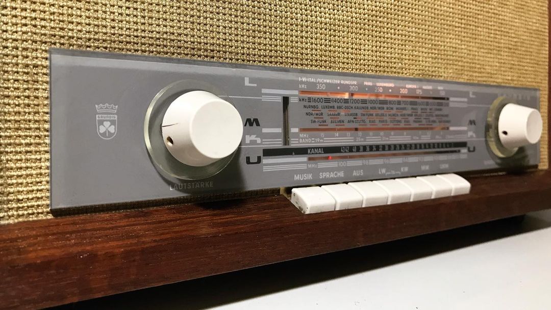 accessoires 60er Jahre Grundig Radio RF265, Nussbaum (Nr. 5931) Karlsruhe  Velvet-Point