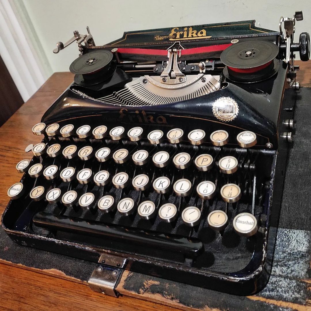 1920's Germany  Erika brand model 5 portable typewriter
