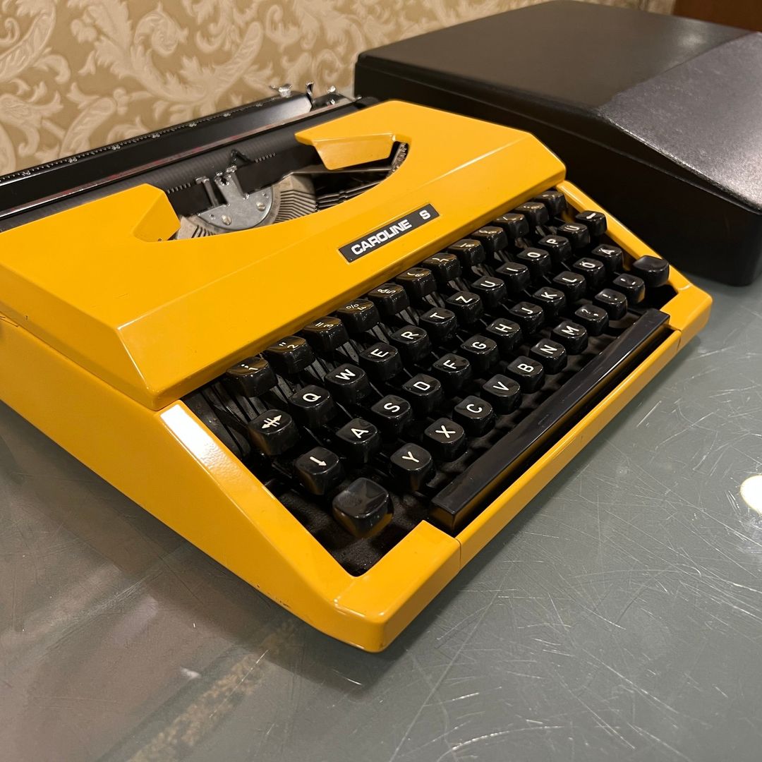 Adler Tippa Q keyboard Typewriter