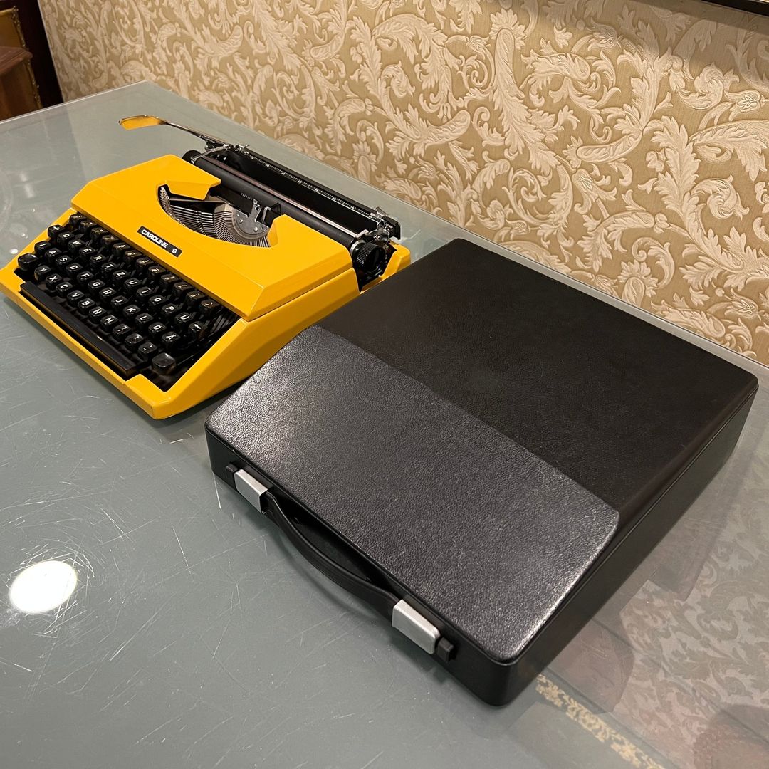 Adler Tippa Q keyboard Typewriter