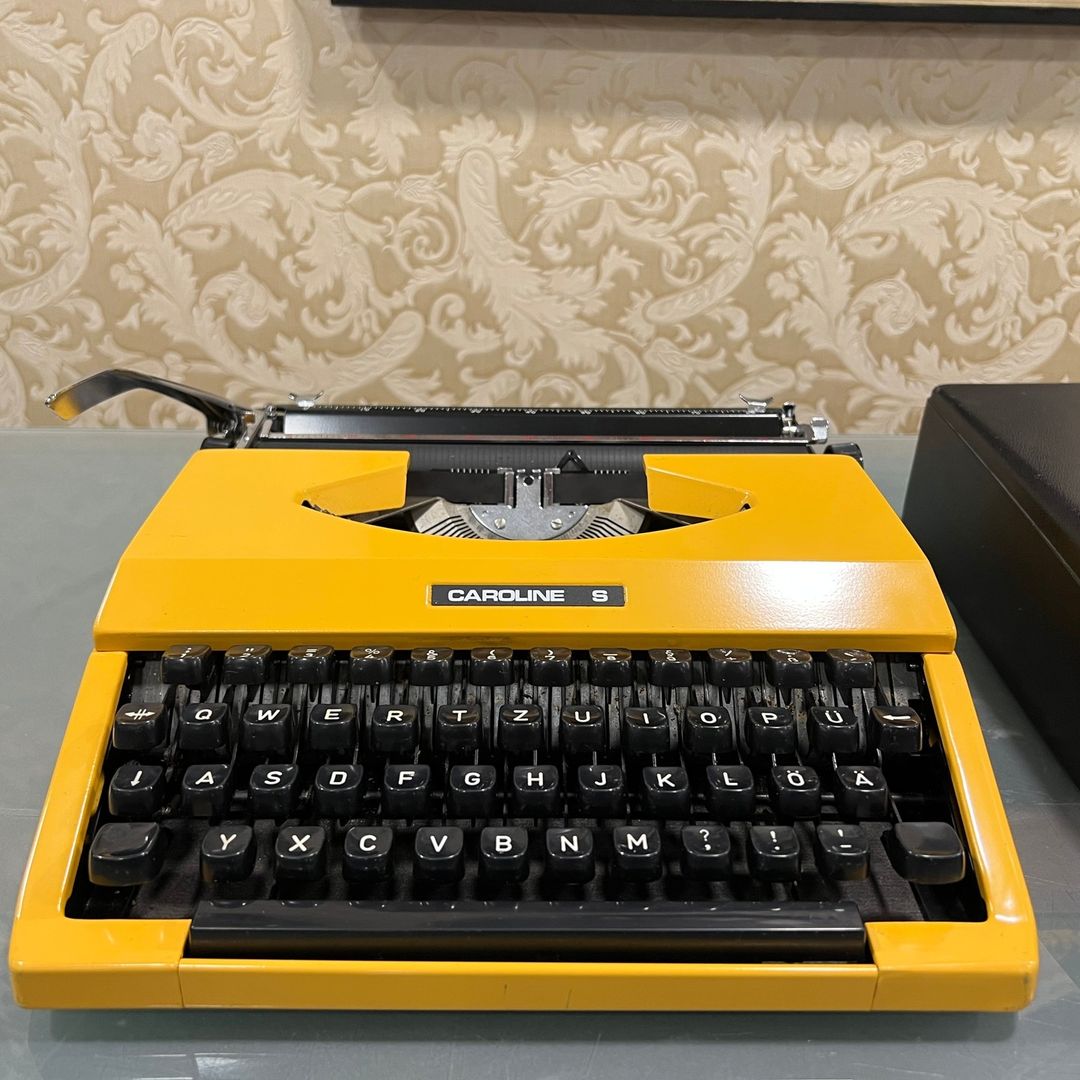 Adler Tippa Q keyboard Typewriter
