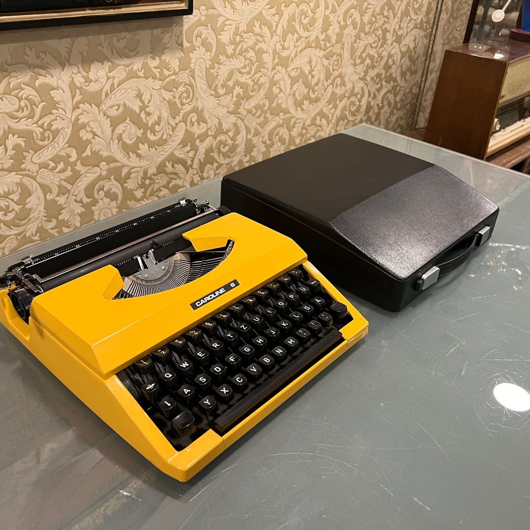 Adler Tippa Q keyboard Typewriter