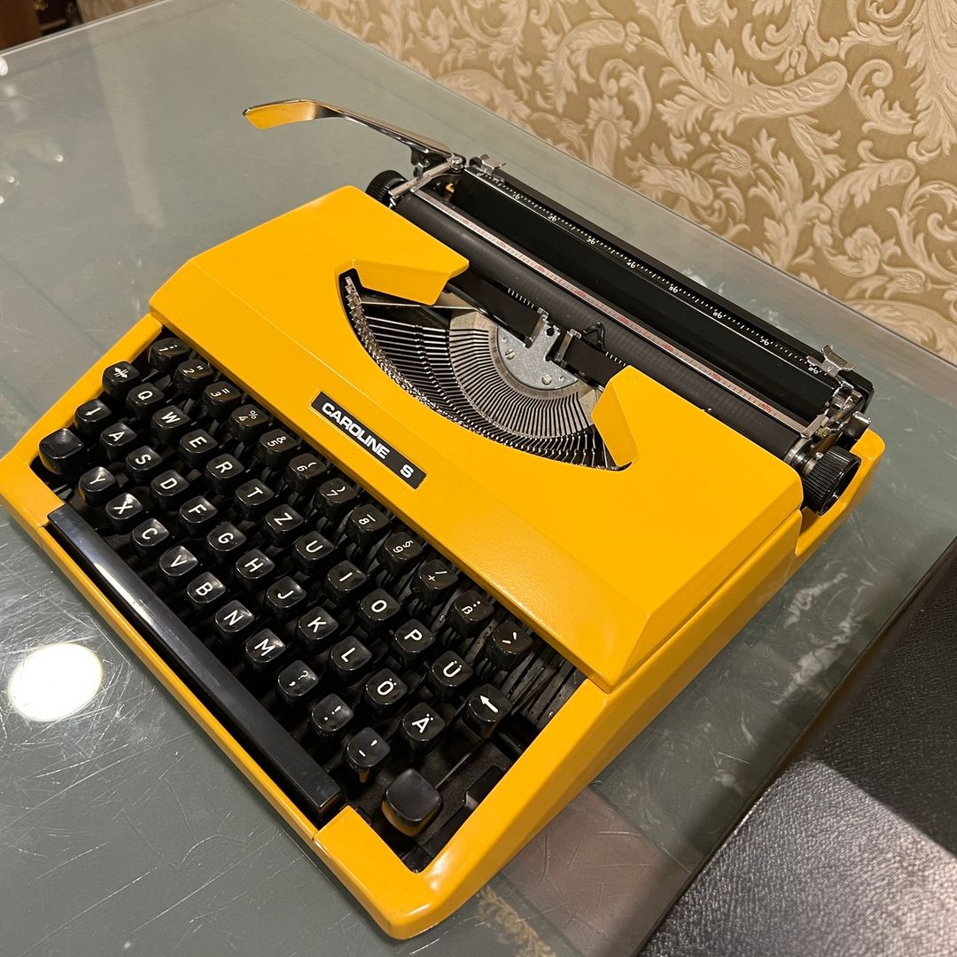 Adler Tippa Q keyboard Typewriter
