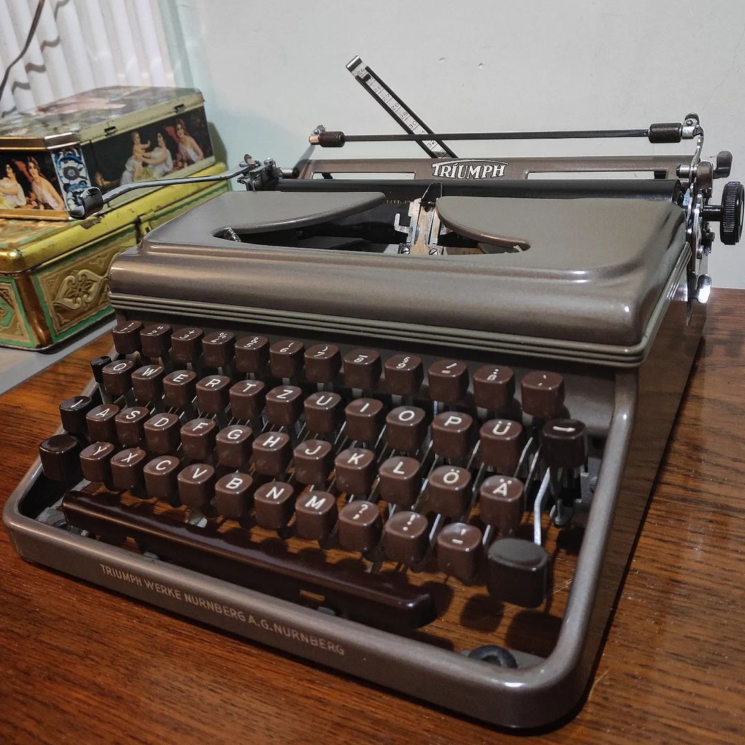 Triumph brand Durabel model portable typewriter