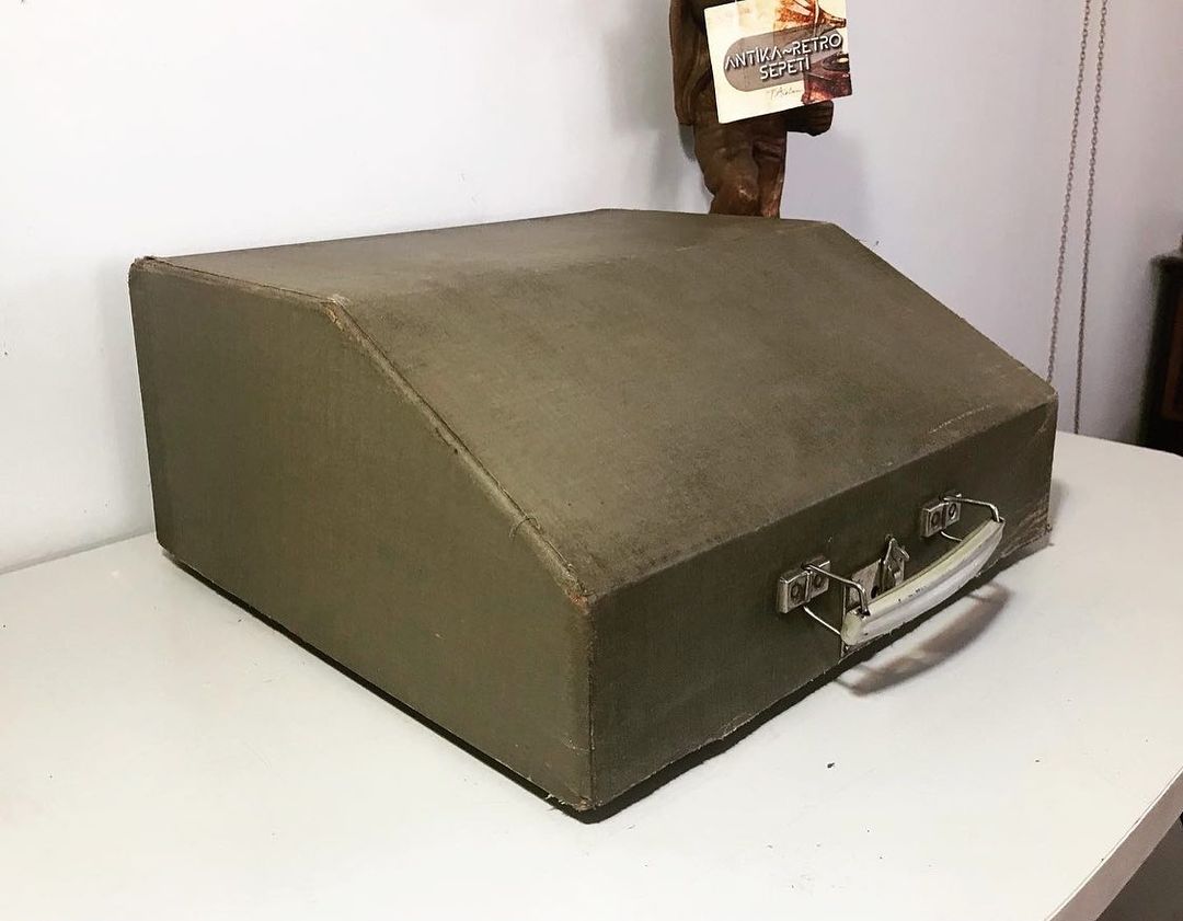 1950-60's Reheinmetall Collectible Gray Color Typewriter