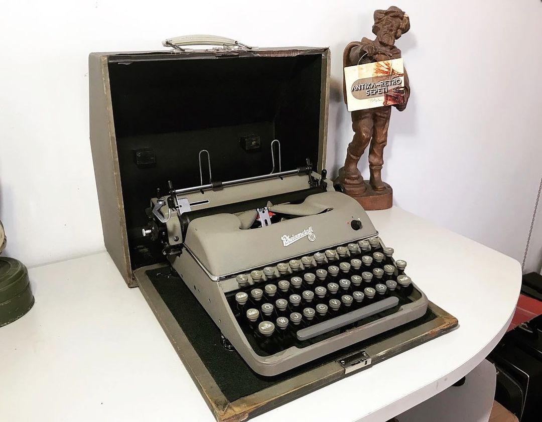 1950-60's Reheinmetall Collectible Gray Color Typewriter
