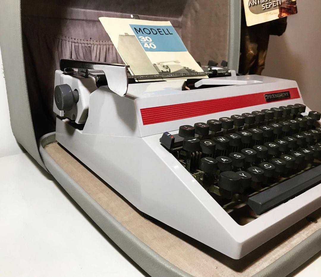 1960's Antique German Prasident Typewriter