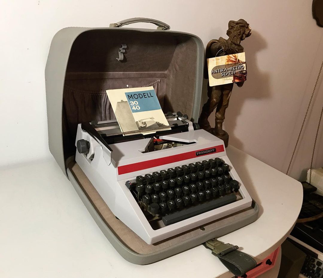 1960's Antique German Prasident Typewriter