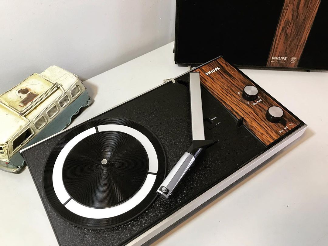 1970's Antique Philips GF300 Battery/Electric Record Player