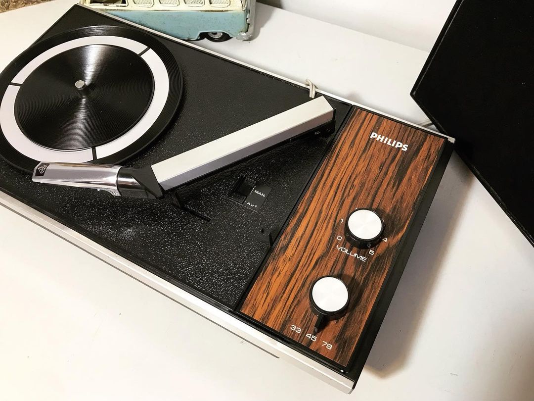 1970's Antique Philips GF300 Battery/Electric Record Player