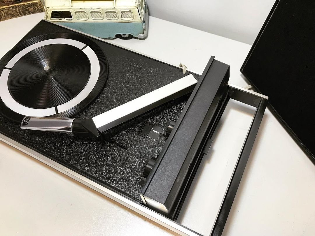 1970's Antique Philips GF300 Battery/Electric Record Player