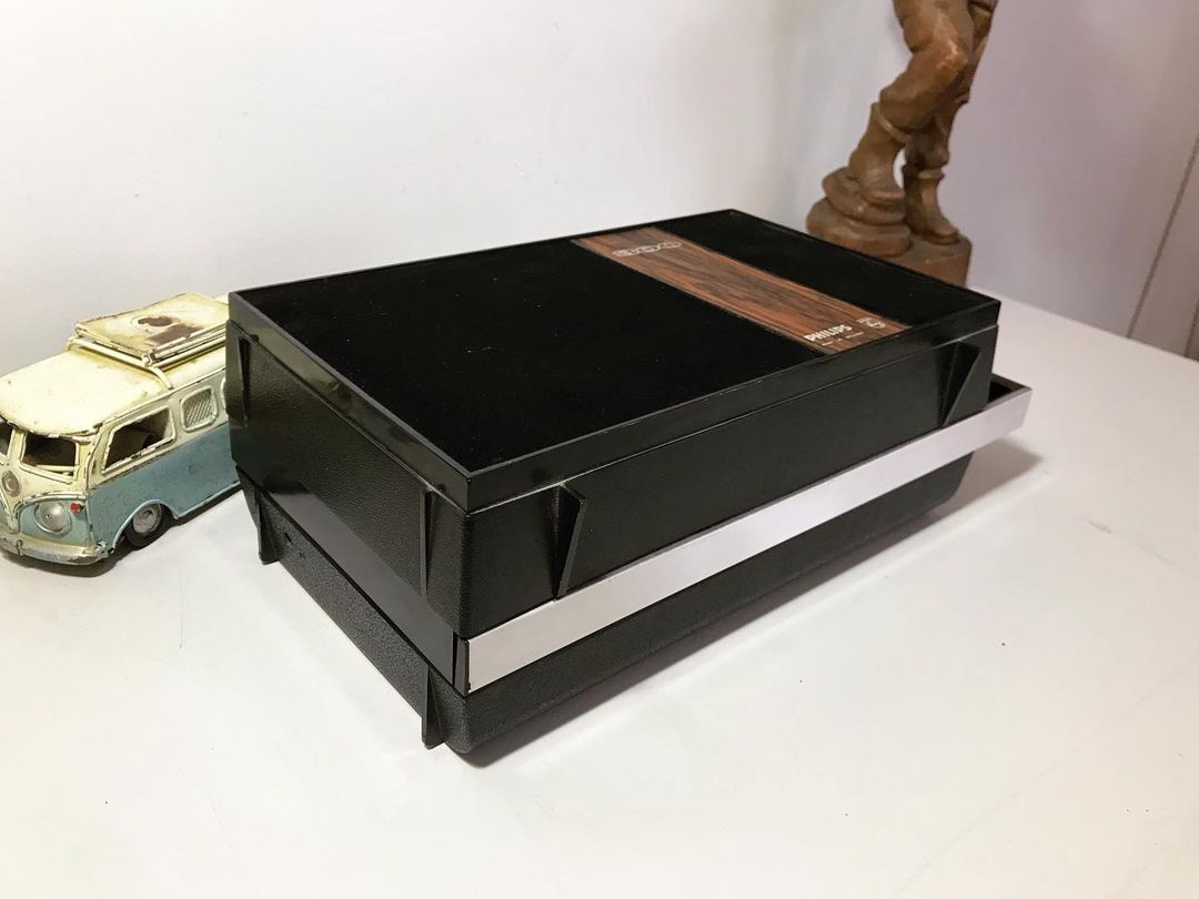 1970's Antique Philips GF300 Battery/Electric Record Player