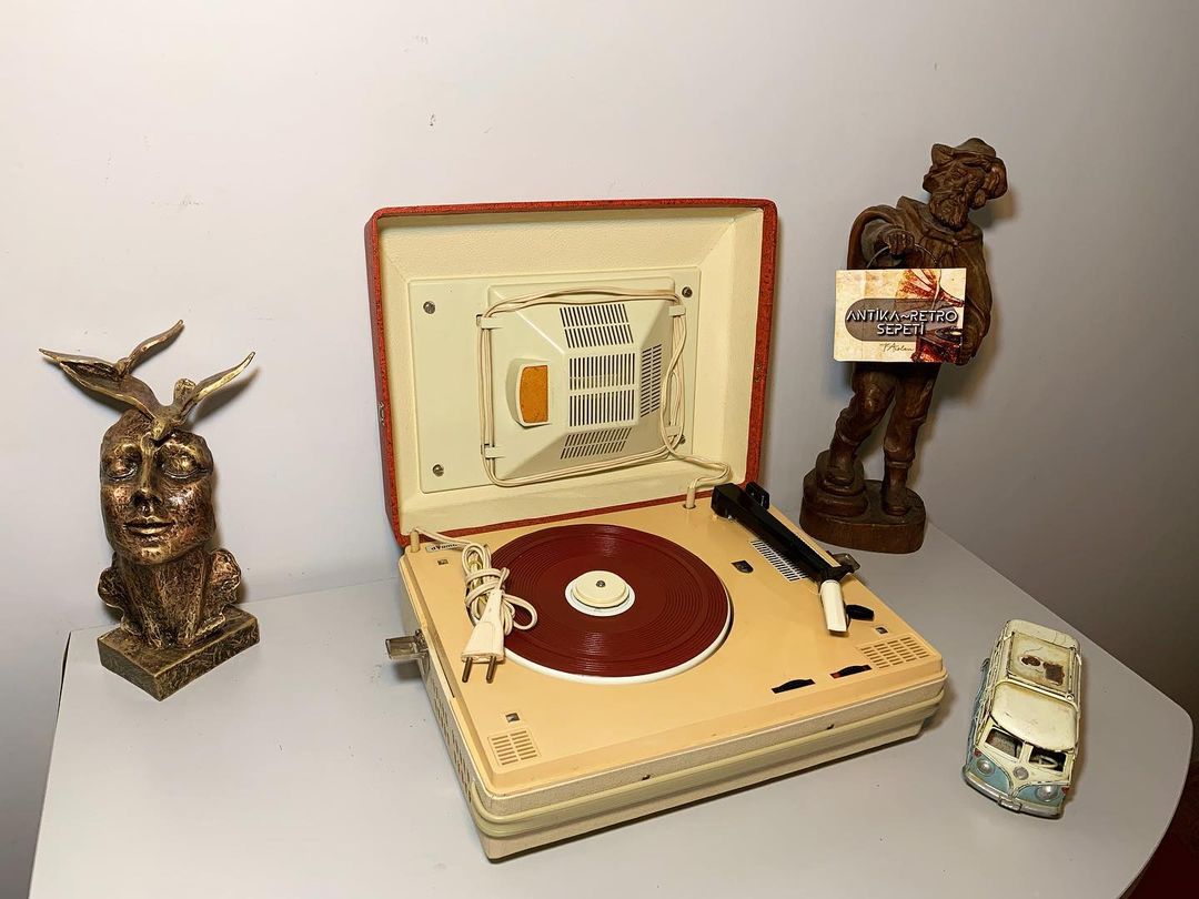 Antique Philips Bag From The 1960's TurnTable