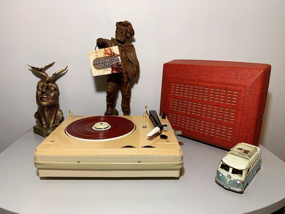 Antique Philips Bag From The 1960's TurnTable