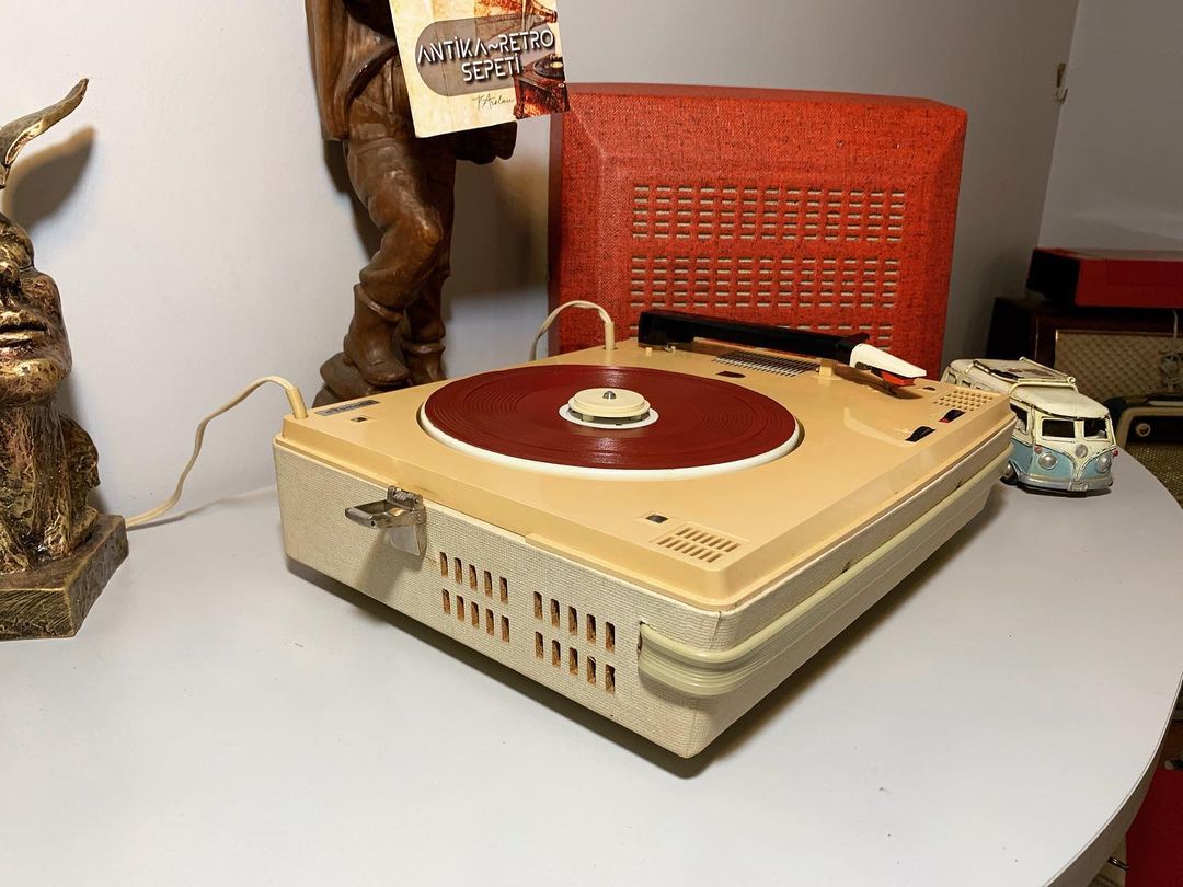 Antique Philips Bag From The 1960's TurnTable