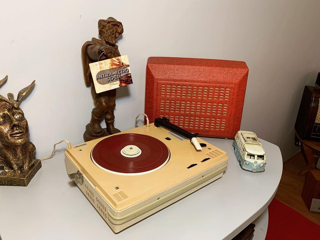 Antique Philips Bag From The 1960's TurnTable