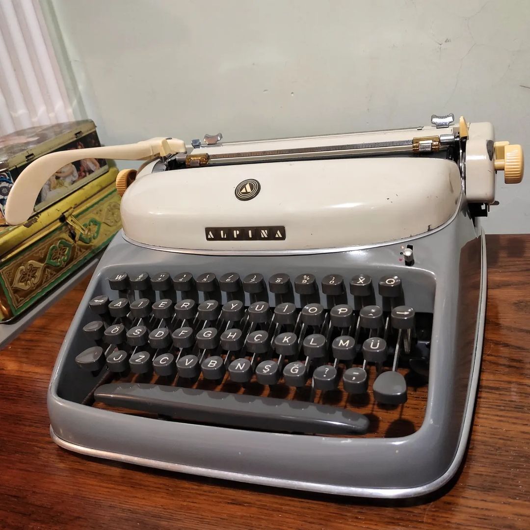 1950's Germany Alpina brand SK24 model portable typewriter