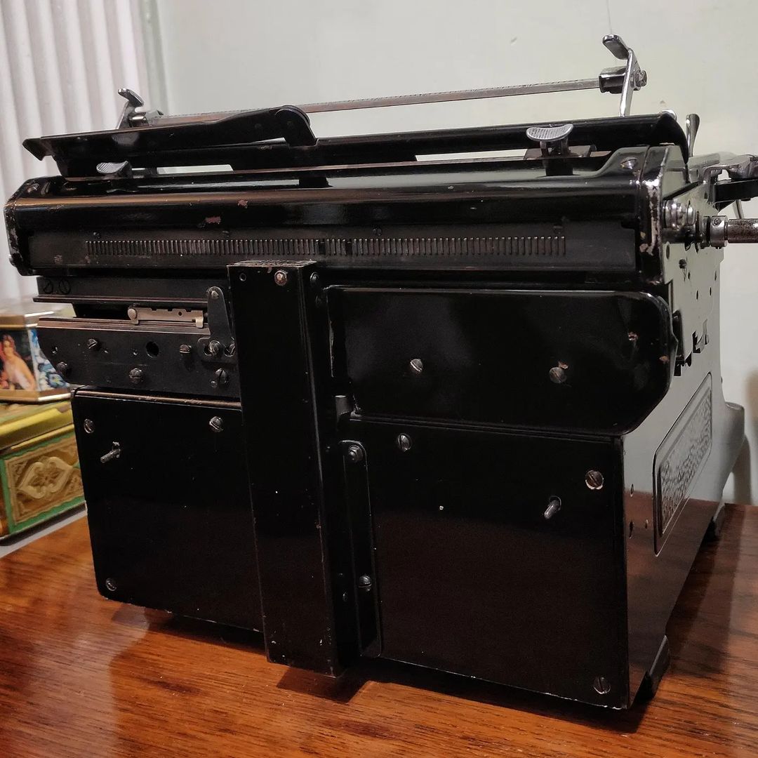 1930's Germany Triumph brand Standard 12 model office typewriter