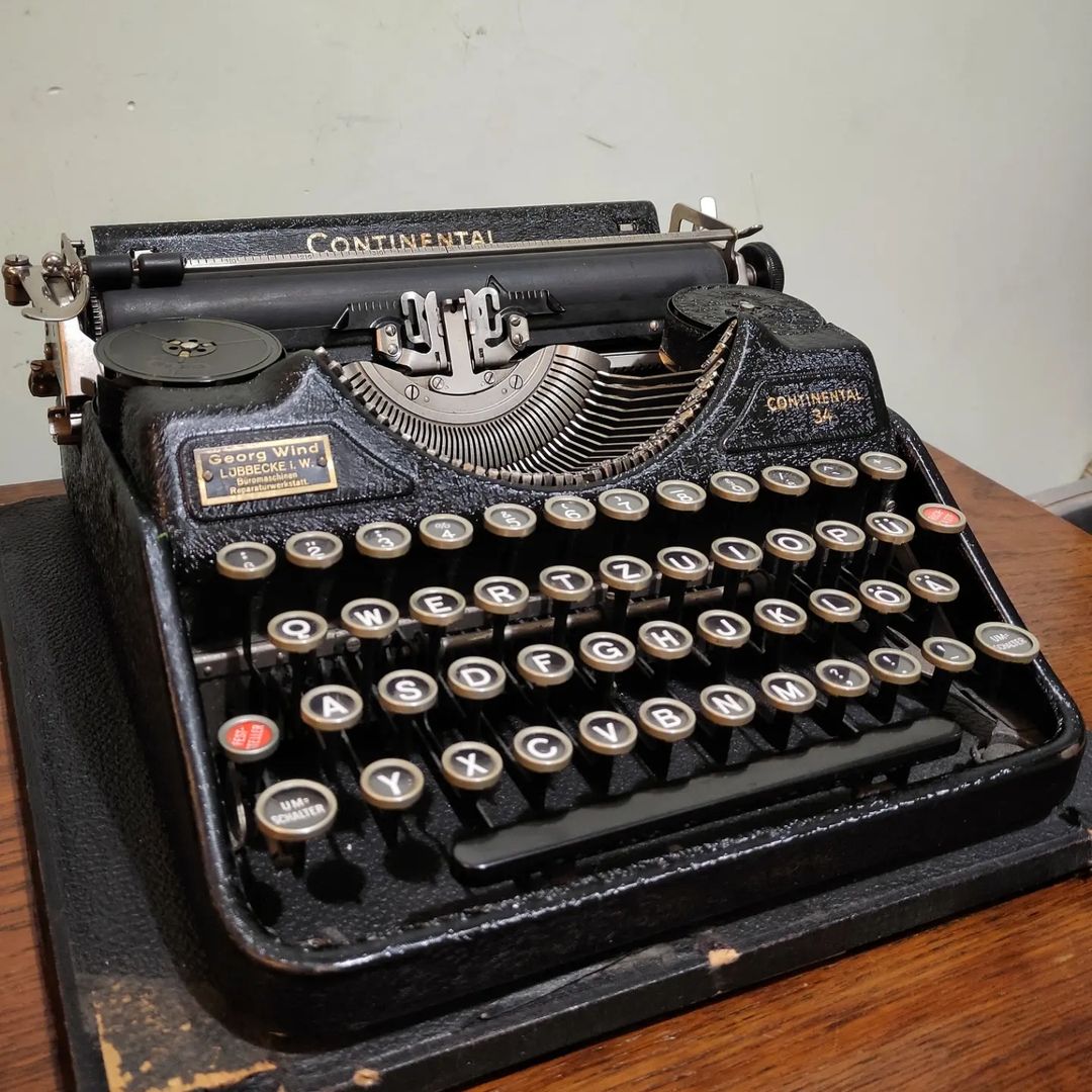 1930's Germany 3rd Reich period Continental brand 34 model portable typewriter