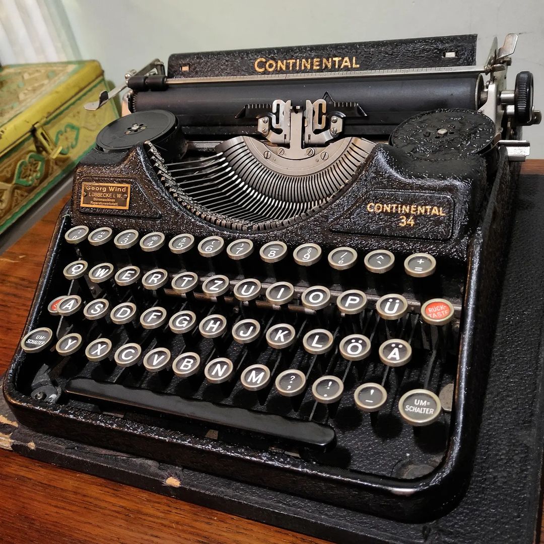 1930's Germany 3rd Reich period Continental brand 34 model portable typewriter