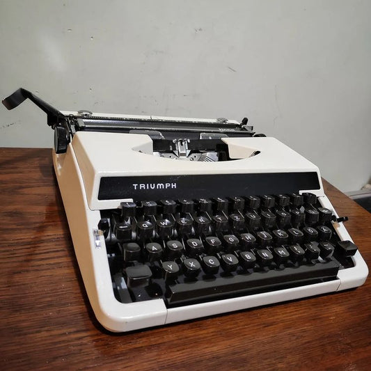1970's Germany  Triumph brand Tippa model portable typewriter