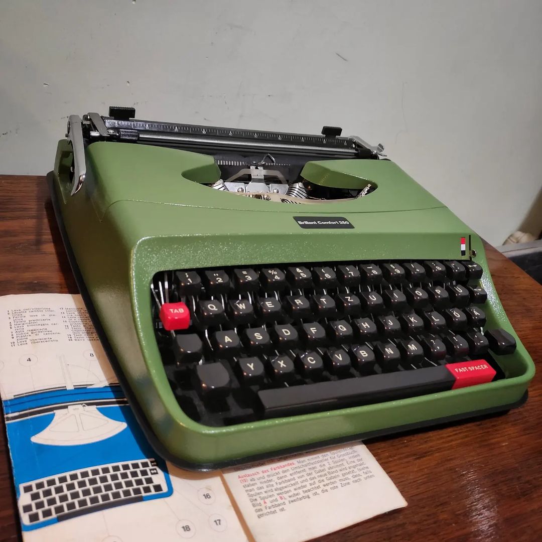 1970's Germany  Brillant brand Comfort 250 model portable typewriter