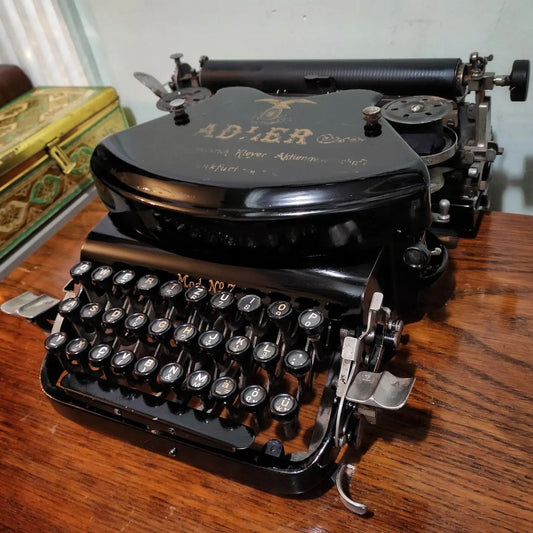 1916 Germany  "Italic Font" Adler brand No. 7 model portable typewriter