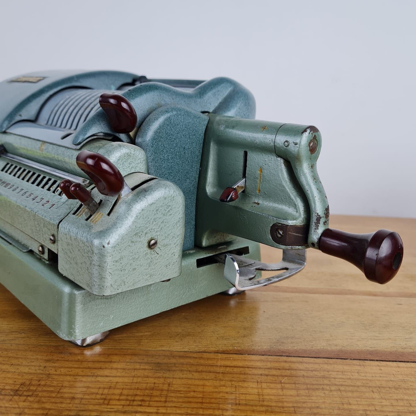 Antique Triumphator calculator.