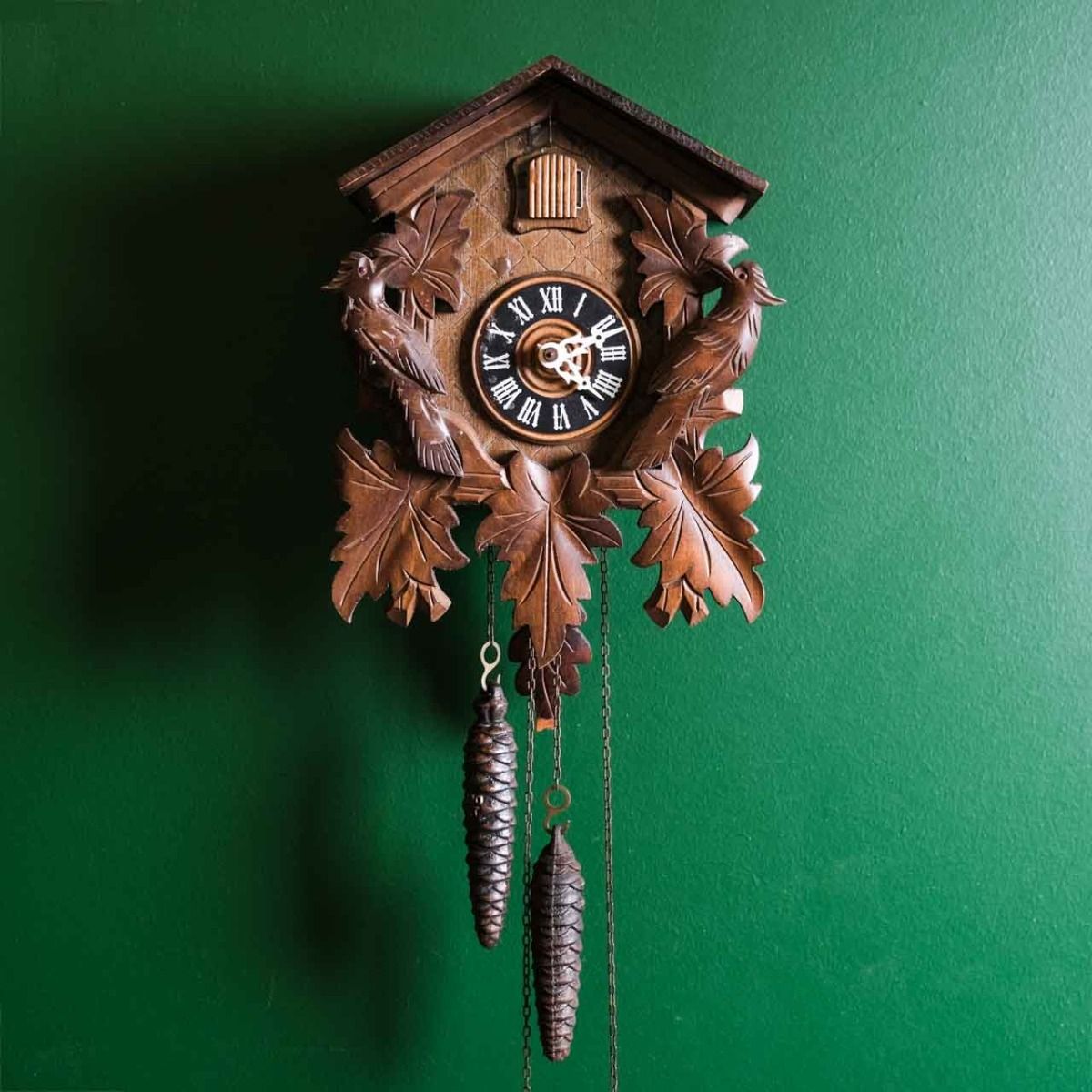 Cuckoo clock,Vintage German wooden cuckoo clock