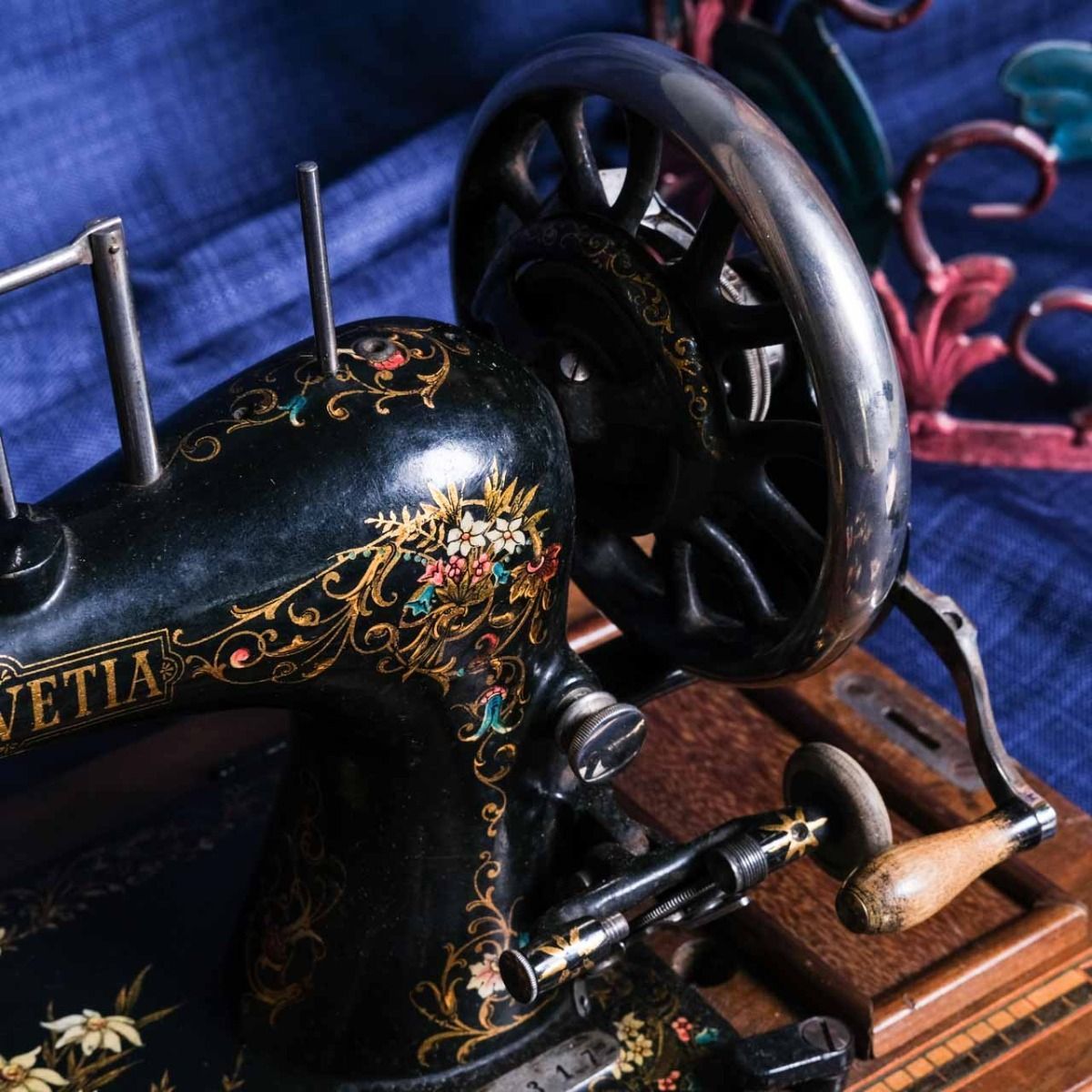 Helvetia Brand Sewing Machine