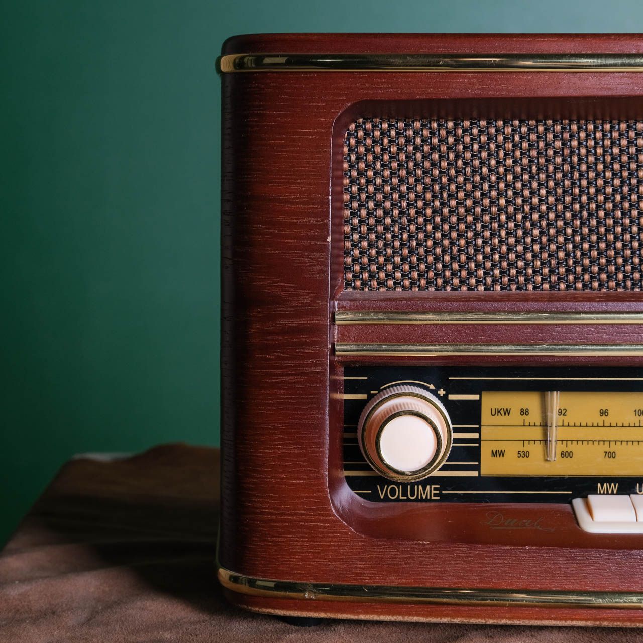 Retro Dual Radio
