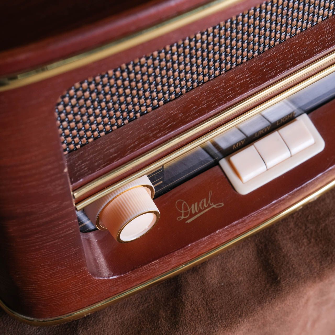 Retro Dual Radio
